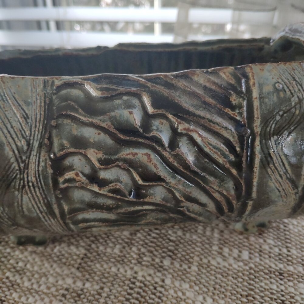 VTG Art Pottery Planter, Etched Brutalist Green Sgraffito with Handles 8.75" - Picture 4 of 16